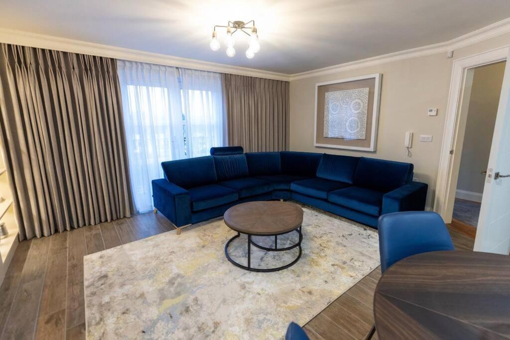 Luxury Town Centre Apartment Cookstown Eksteriør bilde