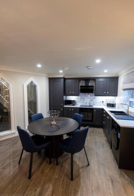 Luxury Town Centre Apartment Cookstown Eksteriør bilde
