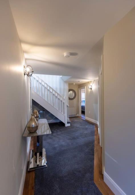 Luxury Town Centre Apartment Cookstown Eksteriør bilde